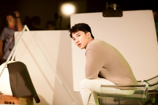 Hình ảnh mới nhất của Sơn Tùng M-TP sau thời gian dài ở ẩn